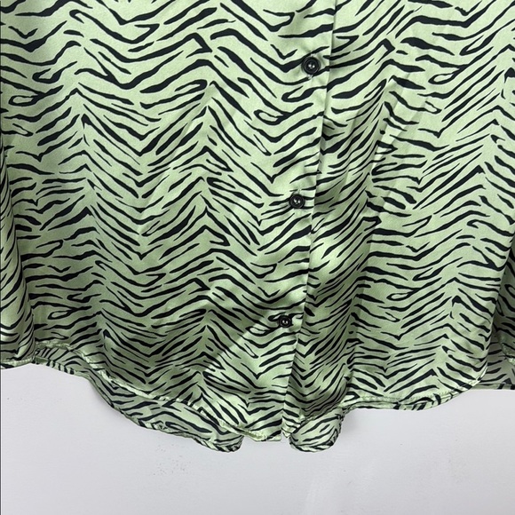 Zara Green and White Zebra Print 3/4 Sleeve Oversized Top Size Medium - Picture 6 of 10